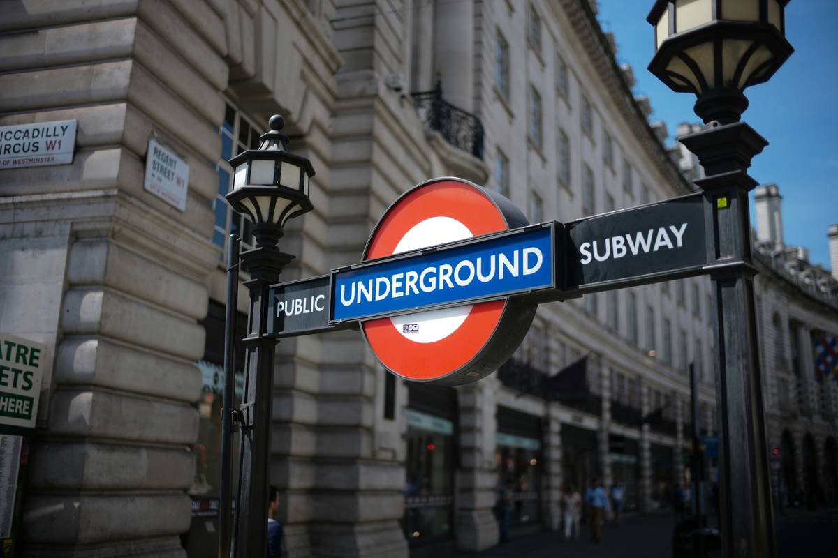 London Weekend Travel Disruptions — All Tube And Train Closures (7–9 Nov)