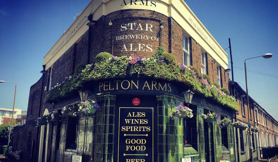 Diese Kneipe in Greenwich ist eines der gemütlichsten und bestgehüteten Geheimnisse Londons &#8211; mit knisternden Kaminen, von den Dachsparren hängenden Lichterketten und Live-Musik an drei Abenden pro Woche