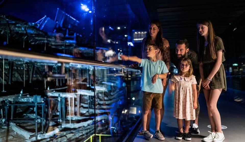 Un museo submarino rescatado, buques de guerra históricos, experiencias inmersivas y hermosas vistas del puerto: Qué ver y hacer en el Astillero Histórico de Portsmouth