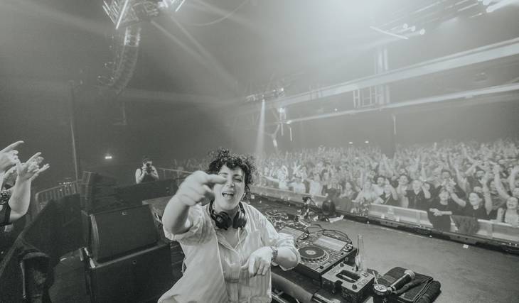 Annie Mac ha anunciado la primera residencia «Before Midnight» en Londres. Aquí te explicamos cómo conseguir entradas para las noches que empiezan y acaban temprano.