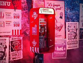 KFC lanza una línea directa inspirada en «Stanger Things» para chuparse los dedos en un lugar oculto de Londres: aquí te contamos cómo conseguir productos exclusivos del menú, como las «alitas extrañas».