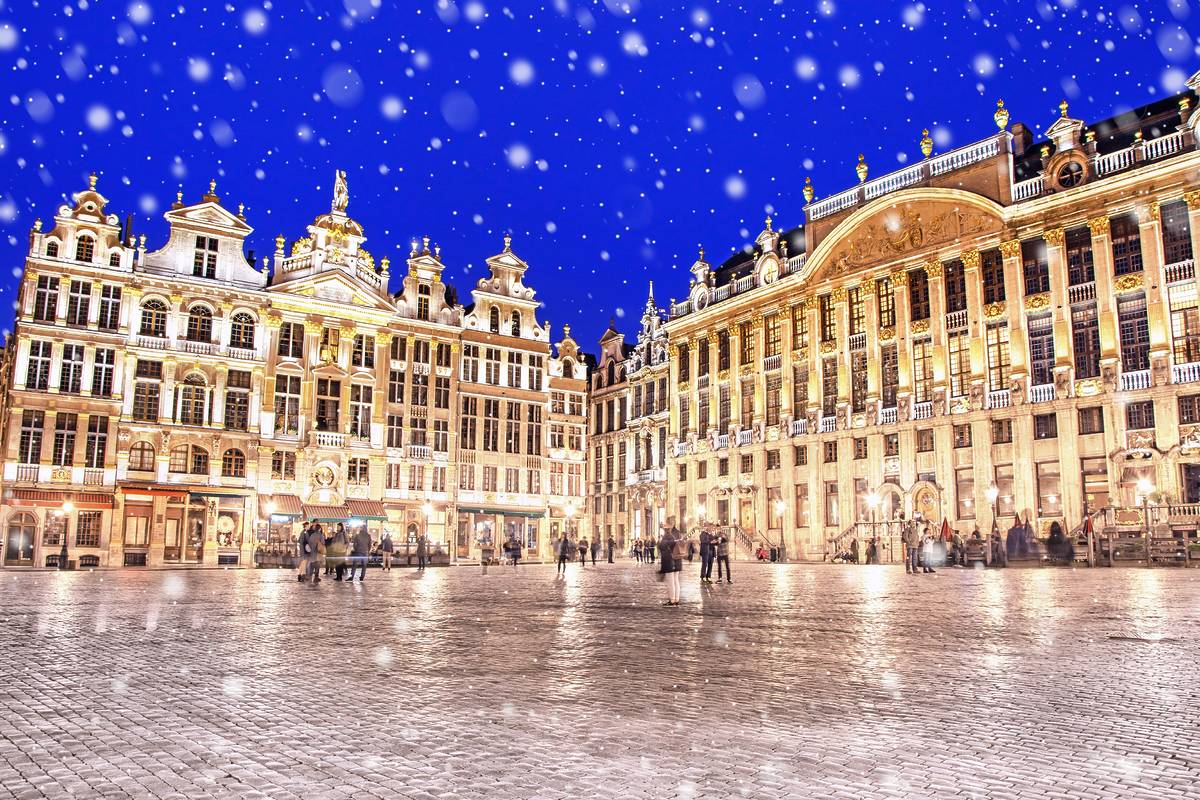 One Of The Most Beautiful Squares In The World Turns Into Europe’s Best Christmas Market