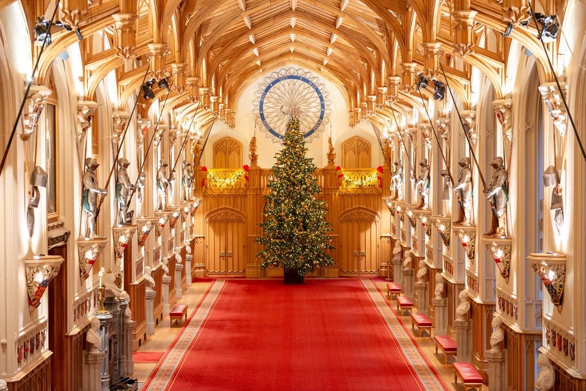 The Oldest and Largest Inhabited Castle In The World Has Just Unveiled Its Dazzling Christmas Makeover — And You Can Get There In Under An Hour From London