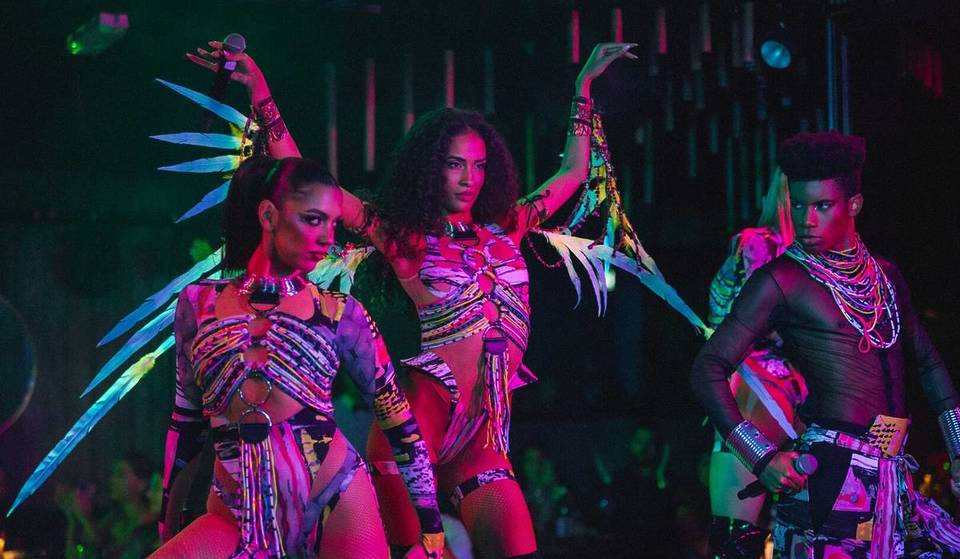 Deze oogverblindende dinnershow serveert Latijns-Amerikaanse smaken in Londen – hier kun je een gratis glas bubbels en dessert krijgen