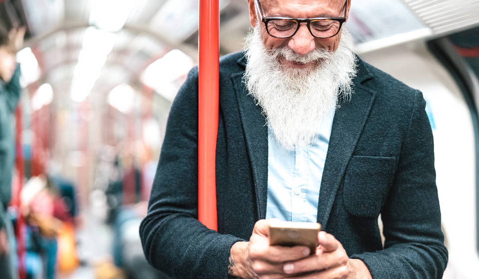 Ahora hay cobertura de telefonía móvil en el 60 % del metro de Londres: estas son las estaciones y tramos más recientes que ofrecen señal 4G y 5G