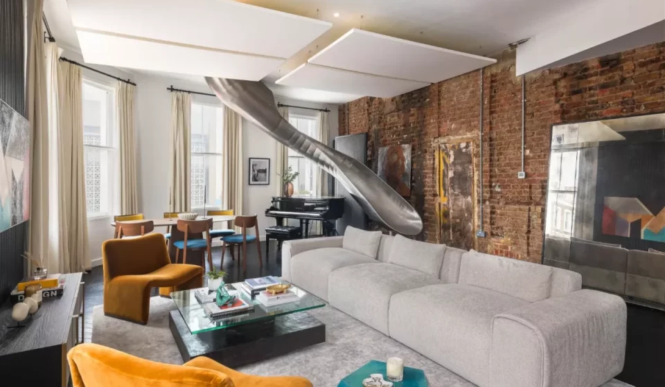 Het voormalige huis van een Hollywoodster in Notting Hill staat te koop – en het is compleet met een fitnessruimte, een dakterras en een glijbaan die de grote slaapkamer verbindt met de woonkamer