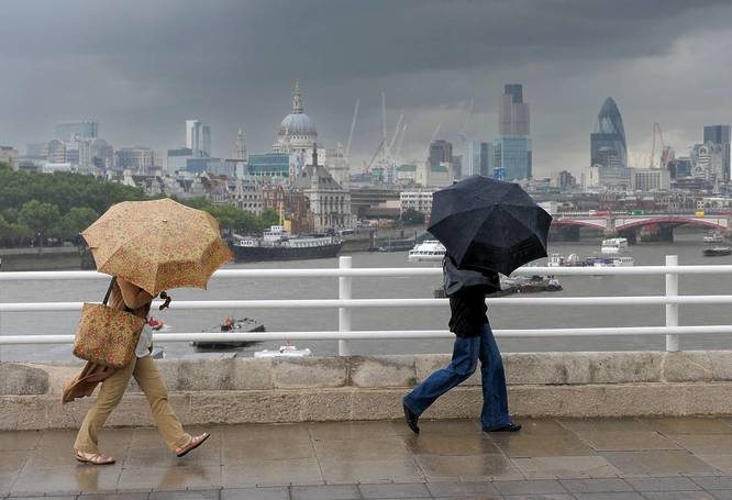 Storm Austen to bring 50mph gales and heavy rain to London as Met Office issues yellow weather warning across the South East