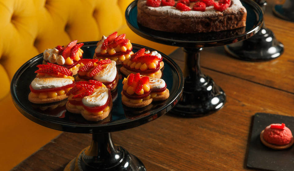 Ce resto chic de Londres lance une salle de desserts à durée limitée pour la Saint-Valentin – Les clients peuvent profiter d&rsquo;un buffet infini de friandises sucrées et de desserts décadents.
