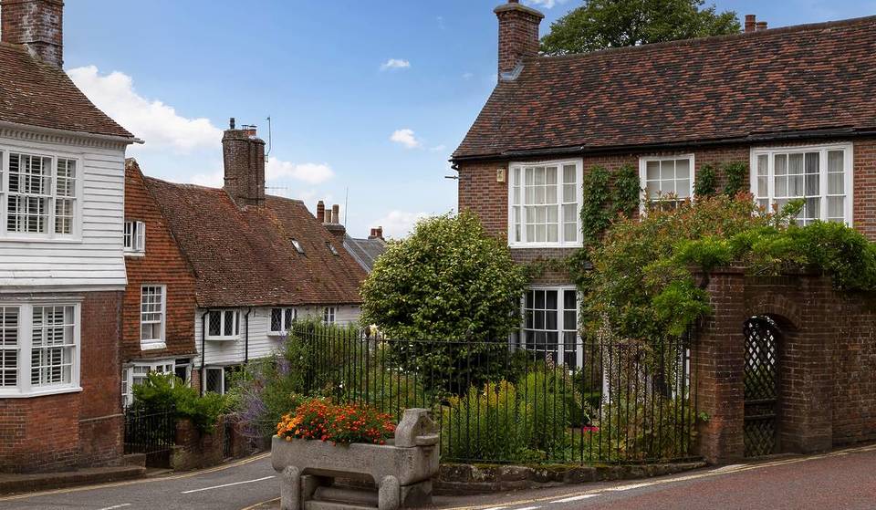This Charming Village Just 90 Minutes From London Is Where Mary Poppins Was Written – And It’s Home To One Of Britain’s Greatest Tudor Buildings