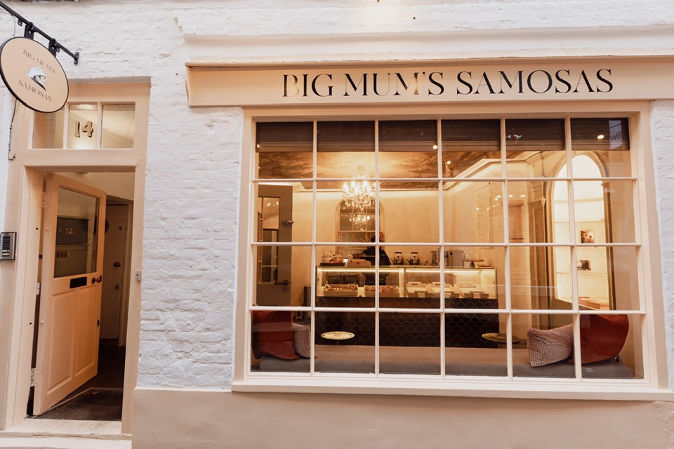 exteriors of big mum's samosas shop in richmond