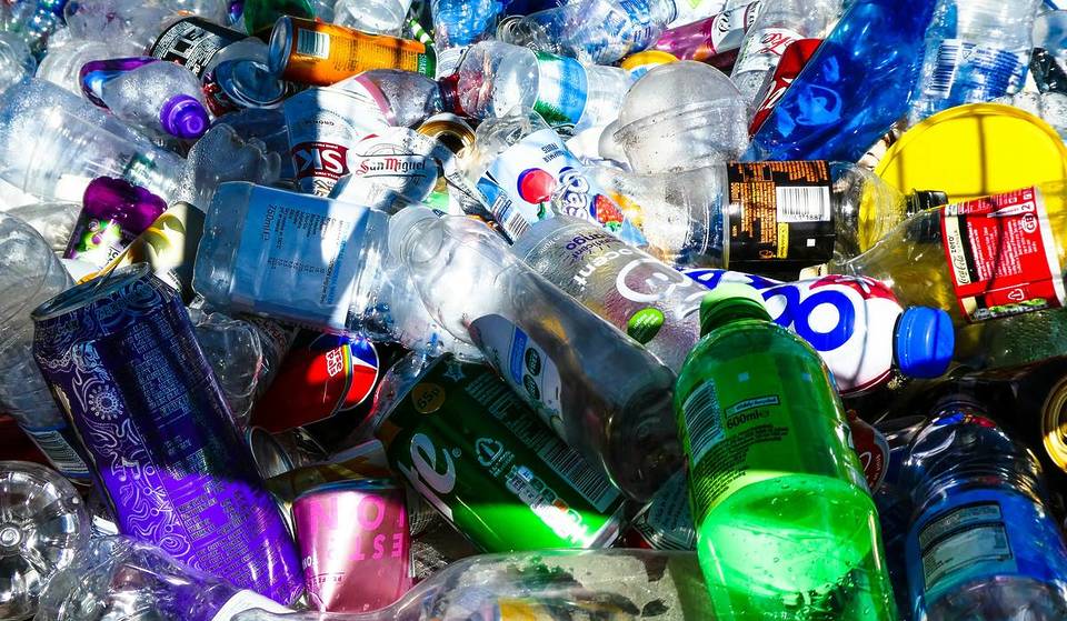 Nächsten Monat treten in England neue Recyclingregeln in Kraft – hier findest du alles, was du wissen musst.