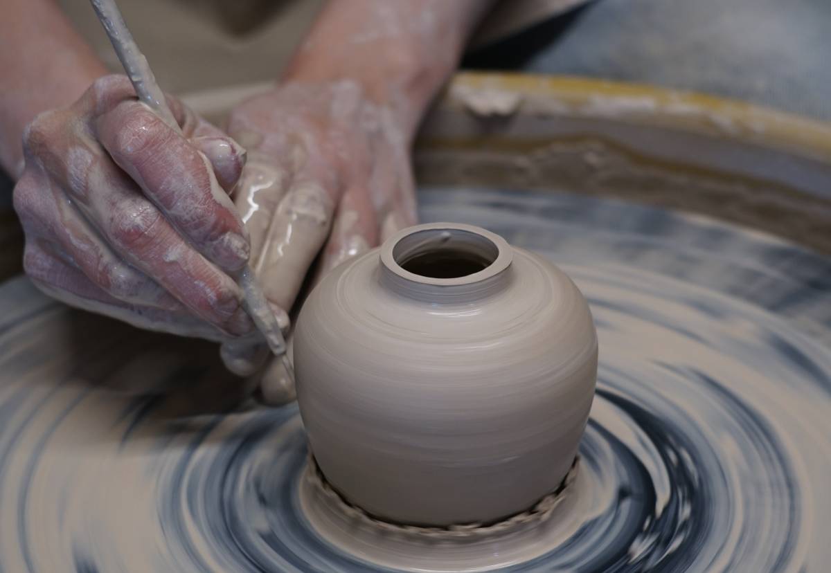 Clay throwing workshop at Meiro Ceramics