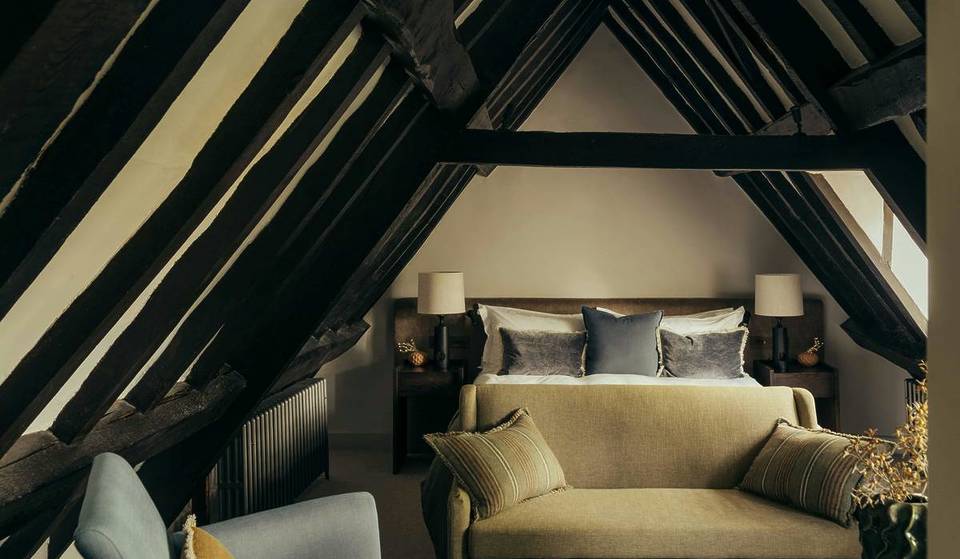 Chaque chambre de ce superbe manoir du XVIIe siècle, à deux heures de Londres, est équipée d&rsquo;un roman sélectionné par une librairie locale. C&rsquo;est l&rsquo;escapade littéraire ultime.