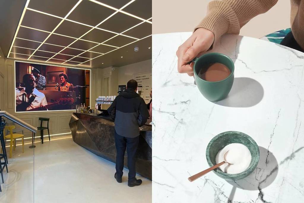 Ein Bild mit geteiltem Bildschirm zeigt ein Café mit einem Musikvideo an der Wand, während ein Kunde ein Getränk bestellt, und einer Tasse Kaffee, die auf einem Tisch neben einer Schüssel Zucker genossen wird