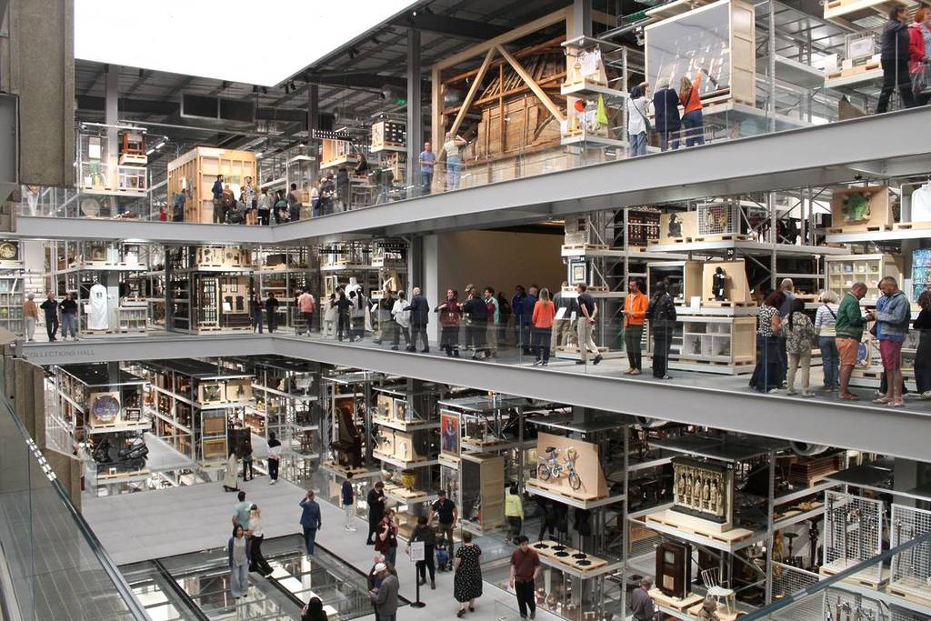 Blick vom zweiten Stock des V&A Storehouse Museums