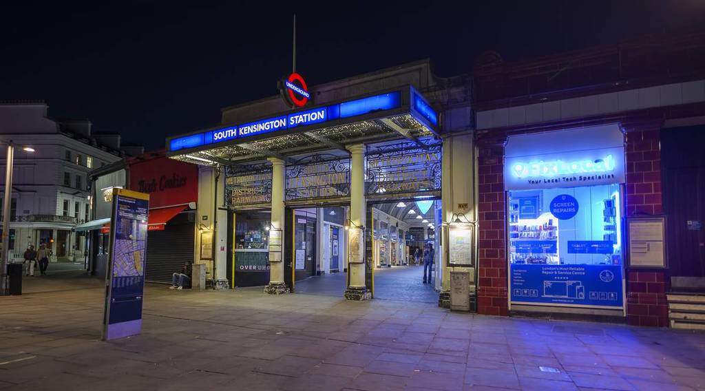 Londres, 7 de julio de 2022: Vista de la estación de metro de South Kensington