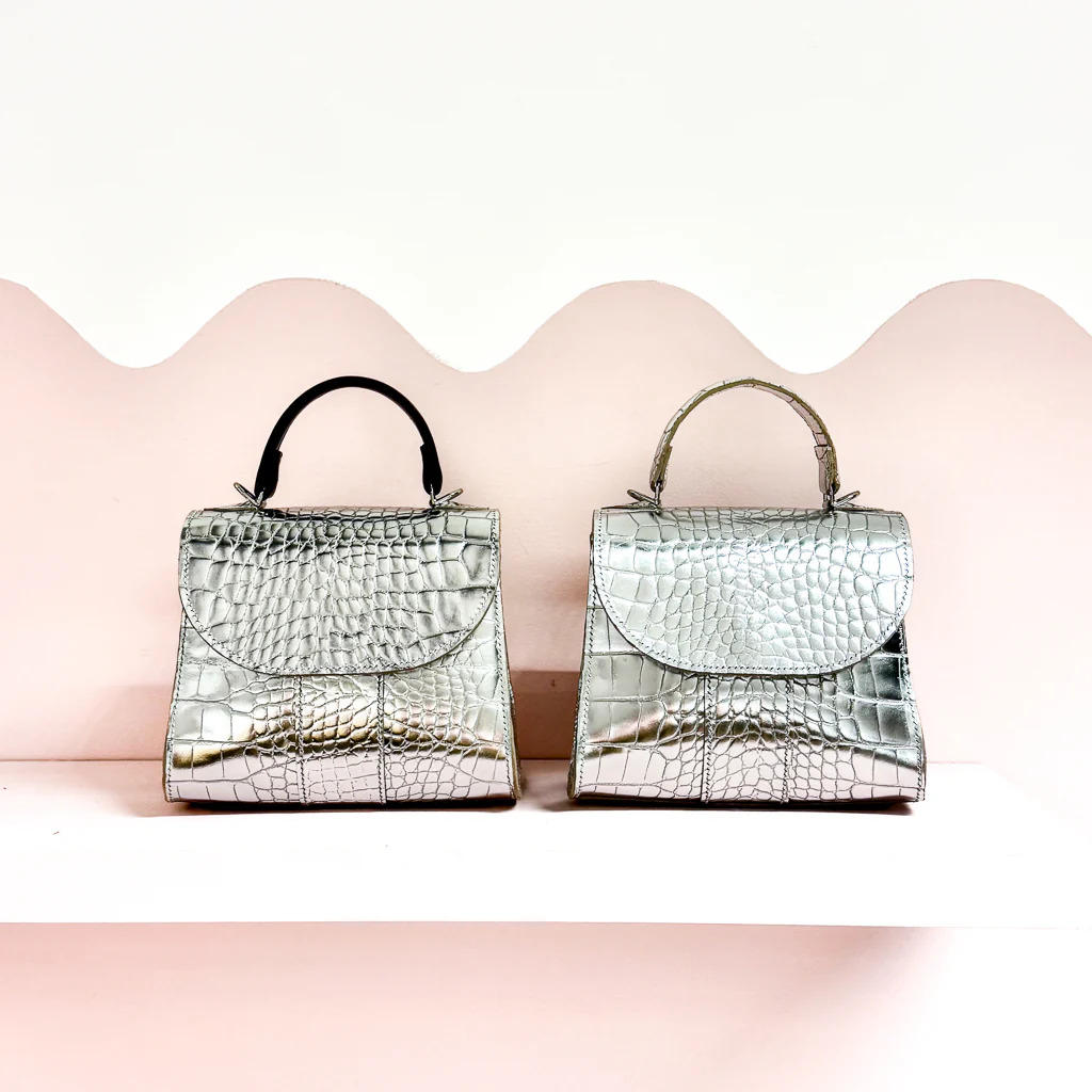 Duas bolsas em exposição na «I Can Make Shoes» em Londres