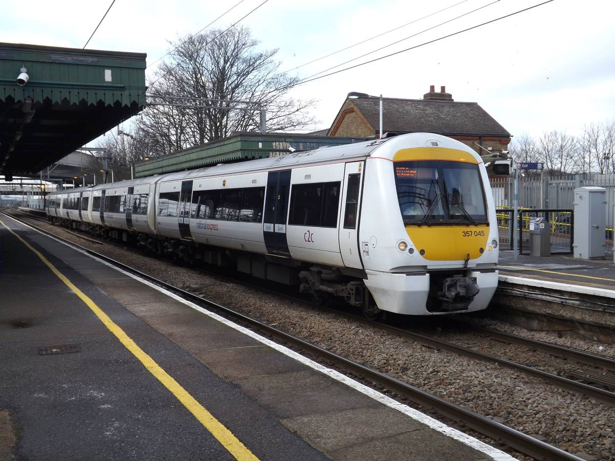 East London erhält nach jahrzehntelangen Verzögerungen offiziell einen brandneuen Bahnhof East London erhält nach jahrzehntelangen Verzögerungen offiziell einen brandneuen Bahnhof
