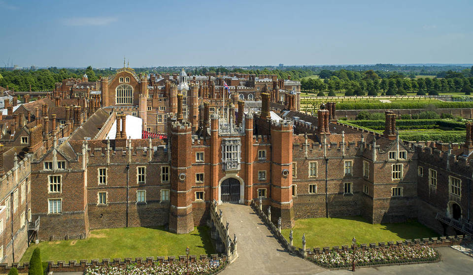 An enormous trail of iconic comic characters is crash-landing at a historic royal palace this summer – taking visitors on a time-bending adventure around the palace grounds