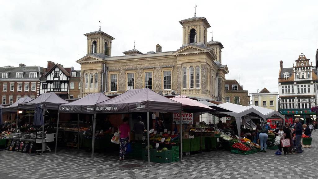 Überdachte Stände auf dem Kingston Ancient Market