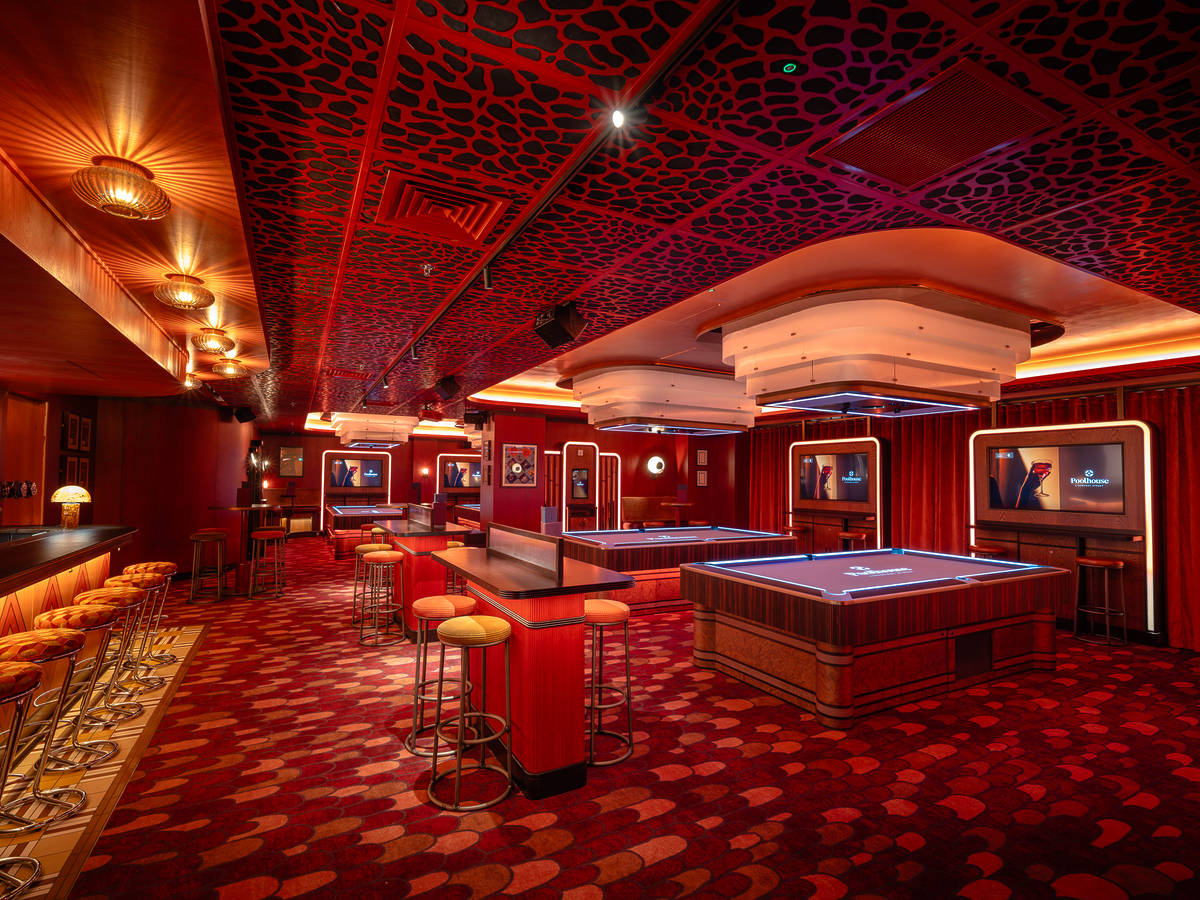 Diese glamouröse neue Londoner Poolbar entführt Sie in das Vintage-Vegas, mit beeindruckenden privaten Poolsuiten, altmodischer Gastfreundschaft und einer Variante des klassischen Pools Diese glamouröse neue Londoner Poolbar entführt Sie in das Vintage-Vegas, mit beeindruckenden privaten Poolsuiten, altmodischer Gastfreundschaft und einer Variante des klassischen Pools