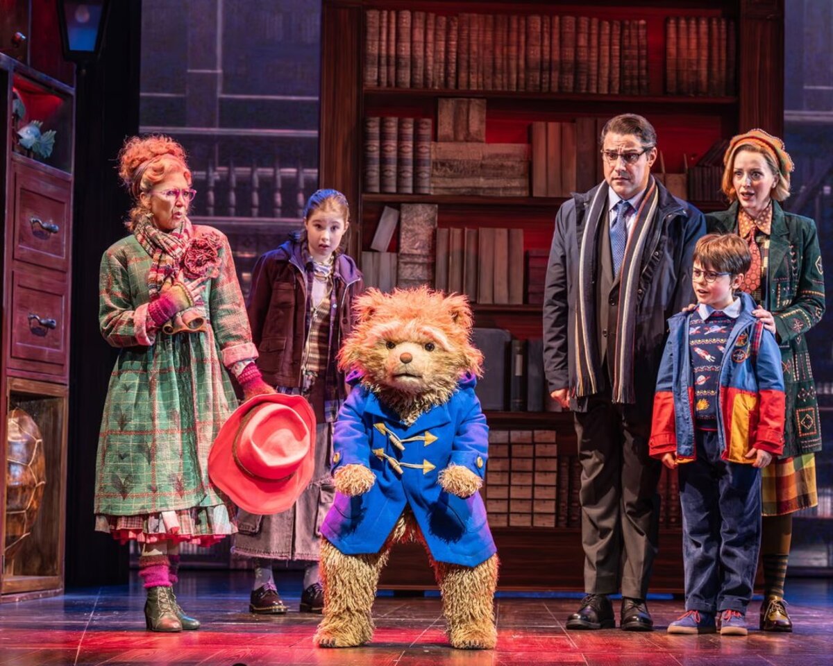 An diesem Wochenende fanden die „Oscars des West End“ statt und das Musical „Paddington The Musical“ gewann mit großem Erfolg An diesem Wochenende fanden die „Oscars des West End“ statt und das Musical „Paddington The Musical“ gewann mit großem Erfolg