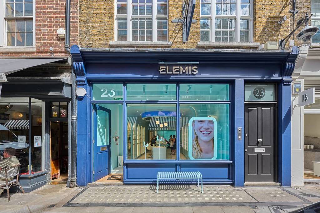 el exterior de la tienda Elemis en Covent Garden