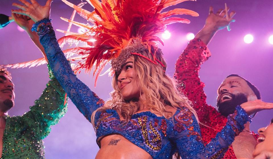 Na haar triomfantelijke optreden als headliner op Coachella heeft Karol G zojuist een enorme wereldtournee aangekondigd – en de datum in Londen is haar enige geplande optreden in het Verenigd Koninkrijk