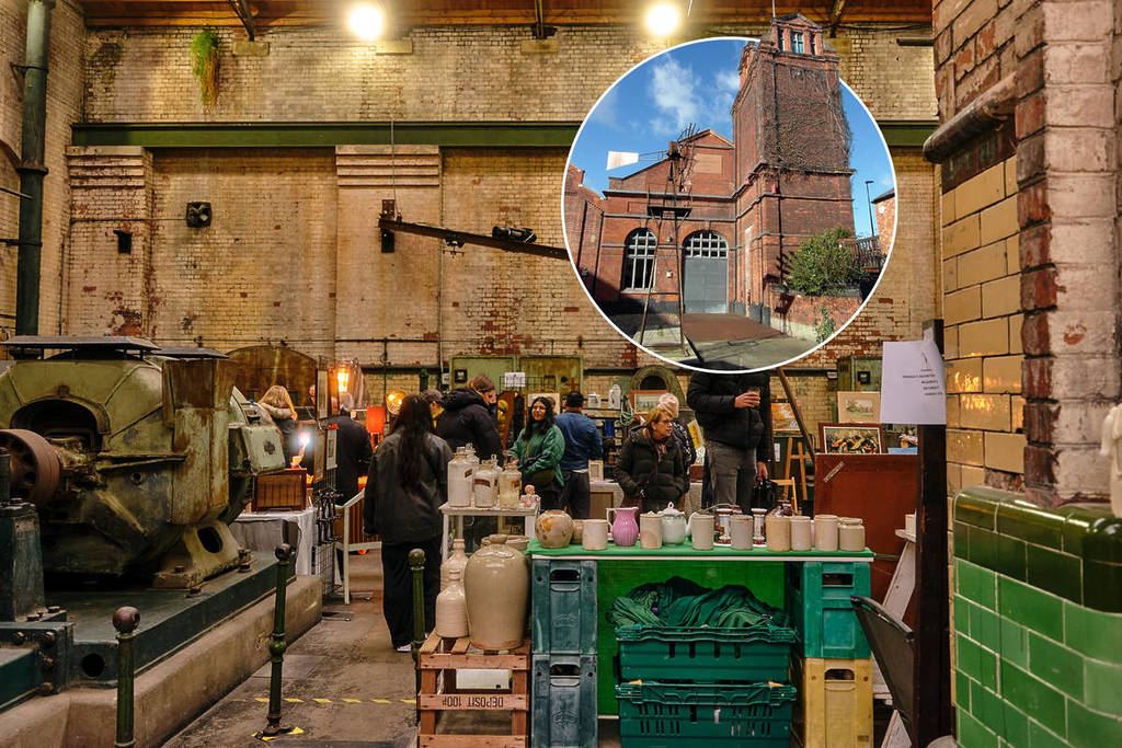 Menschen tummeln sich auf einem Flohmarkt in einem schlicht aussehenden ehemaligen Kraftwerk, überlagert von einem kreisförmigen Bild der Außenseite des Wapping-Kraftwerks