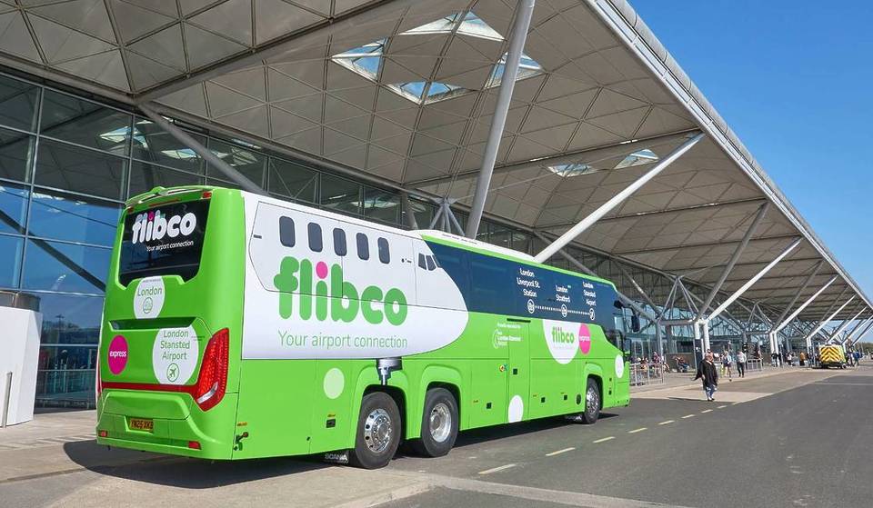 Deze nieuwe 24-uursbusroute verbindt Noord-Londen met een van de belangrijkste luchthavens van de stad voor minder dan £ 7