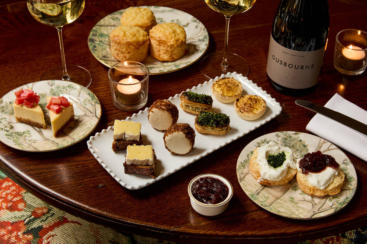Dieser köstliche neue „Afternoon Cheese“ stellt eine britische Tradition mit köstlichen, milchreichen Köstlichkeiten auf den Kopf