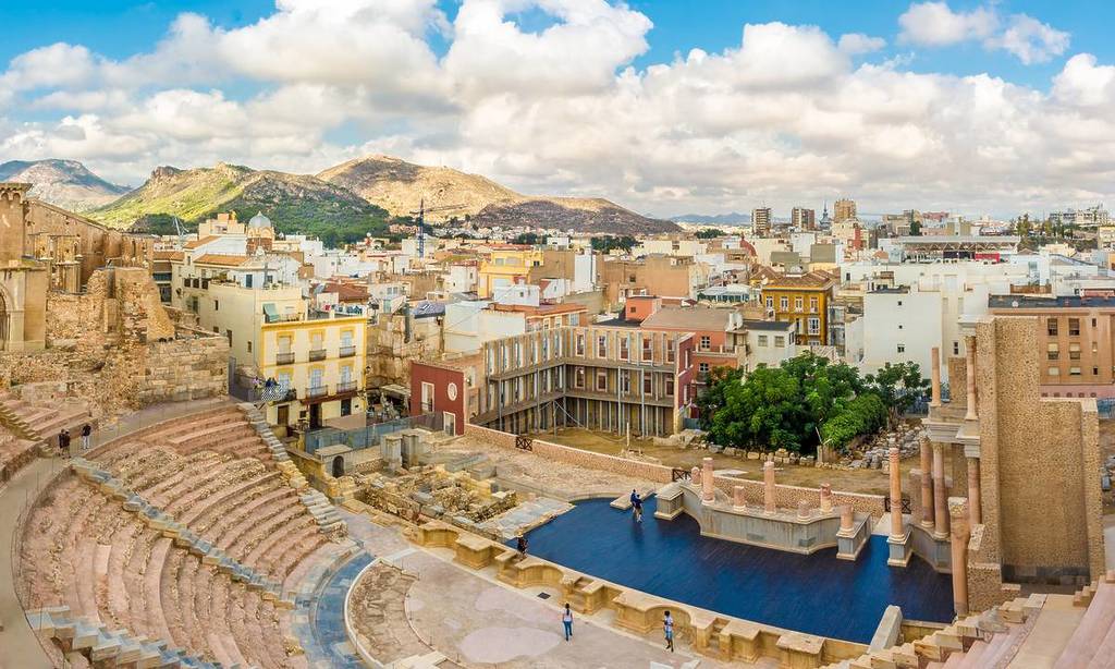 Vista panorámica de Cartagena desde el antiguo teatro romano