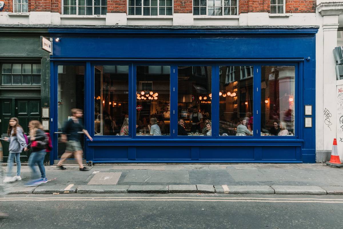 Das im Michelin-Führer geführte türkische Restaurant Yeni in Soho hat eine neue Bar-Speisekarte und wir sind total begeistert