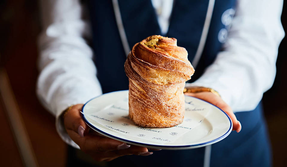 Een van de allereerste virale gebakjes van Londen heeft een heerlijke comeback gemaakt in de stad – probeer de ‘cruffin’ die aan de basis stond van duizenden beroemde zoete lekkernijen