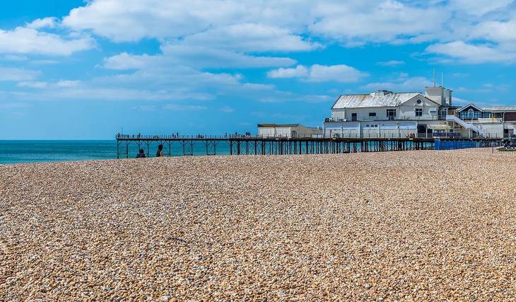 3 of the UK’s best beaches are 2 hours or less away from London – with one recording the warmest June water temperatures in the area