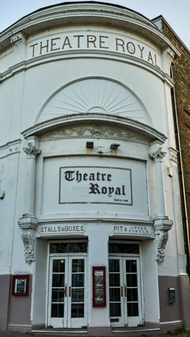 This Is The Oldest Theatre In London - And It Dates Back To 1663
