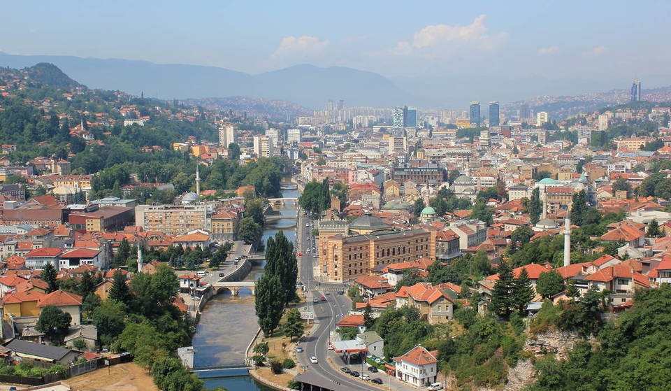 Cette superbe capitale européenne est officiellement la destination la moins chère du continent pour un city break – et les vols directs depuis Londres coûtent moins de 40 £