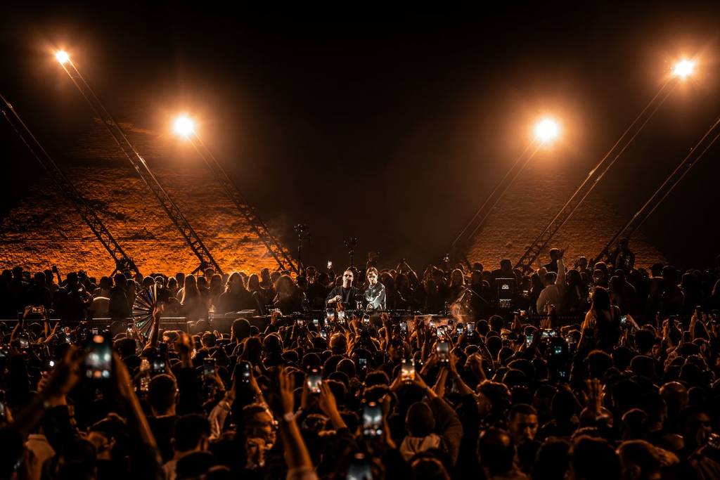 Das Publikum des Starlight Festivals 2026 tanzt 
