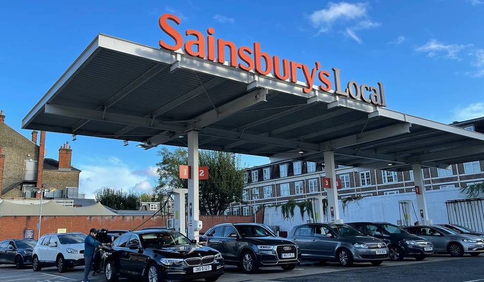 De op één na grootste supermarkt van het Verenigd Koninkrijk, Sainsbury’s, haalt een supermarktklassieker uit de schappen nadat uit gegevens is gebleken dat deze een hoge uitstoot veroorzaakt – een nieuw product keert voor het eerst sinds de jaren 70 terug in de schappen als onderdeel van een nieuw streven naar klimaatneutraliteit