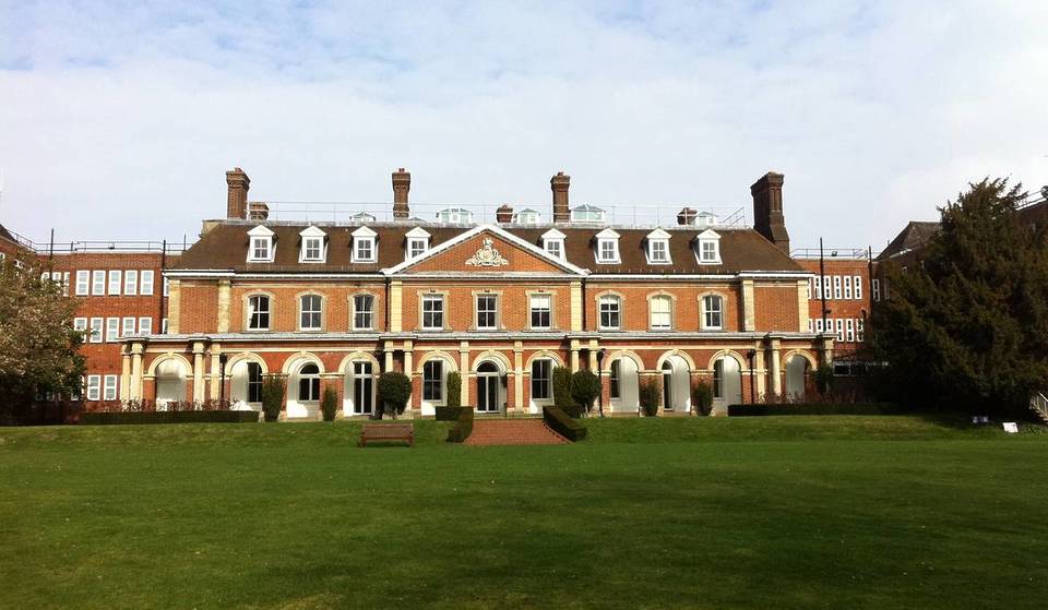 Een paleis in Zuid-Londen dat op de monumentenlijst staat, wordt omgebouwd tot 11 appartementen, waarmee 222 gloednieuwe woningen worden gerealiseerd in het kader van een nieuw goedgekeurd woningbouwplan