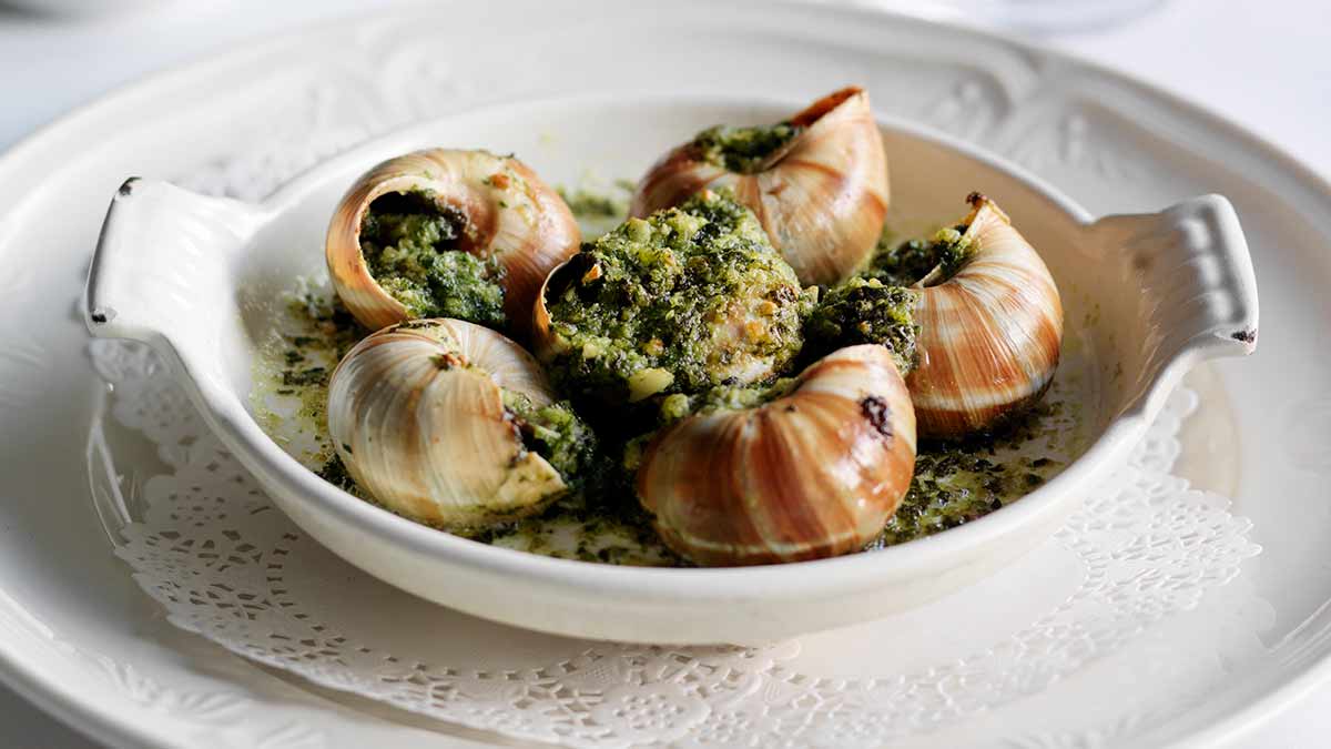Ein französisches Restaurant über einem Pub in London wurde zum besten Restaurant im gesamten Vereinigten Königreich gekürt Ein französisches Restaurant über einem Pub in London wurde zum besten Restaurant im gesamten Vereinigten Königreich gekürt