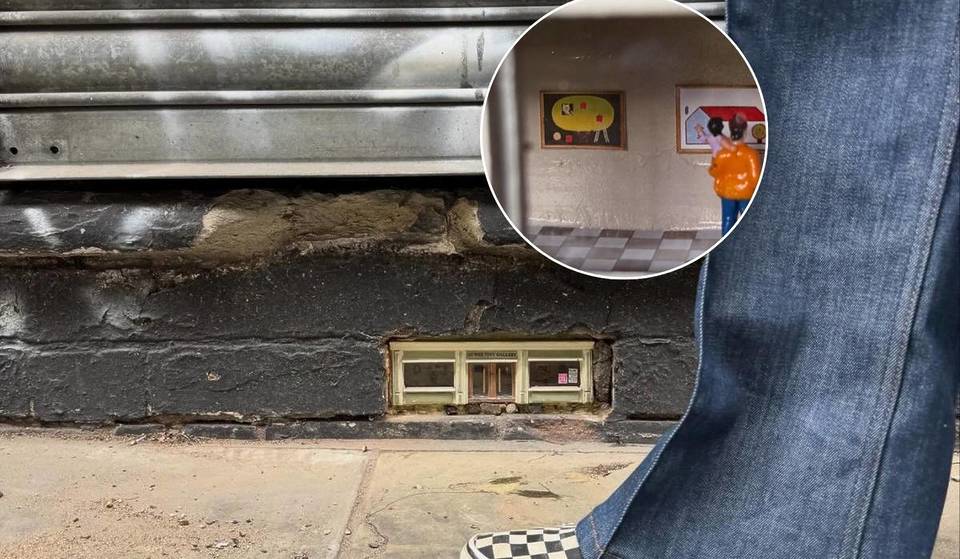 Il y a une minuscule galerie d&rsquo;art de la taille d&rsquo;une brique cachée sous une boutique de l&rsquo;est de Londres – avec des œuvres d&rsquo;art tout aussi minuscules visibles à travers ses vitrines