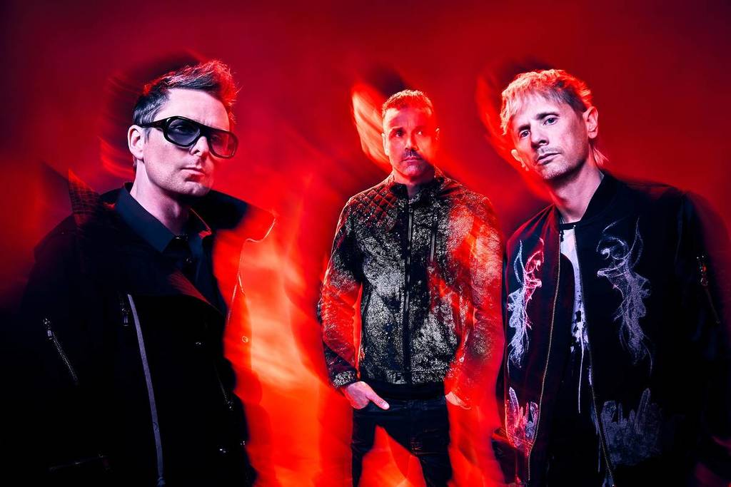 Muse-Pressebild für ihre Single-Veröffentlichung „Nightshift Superstar“.