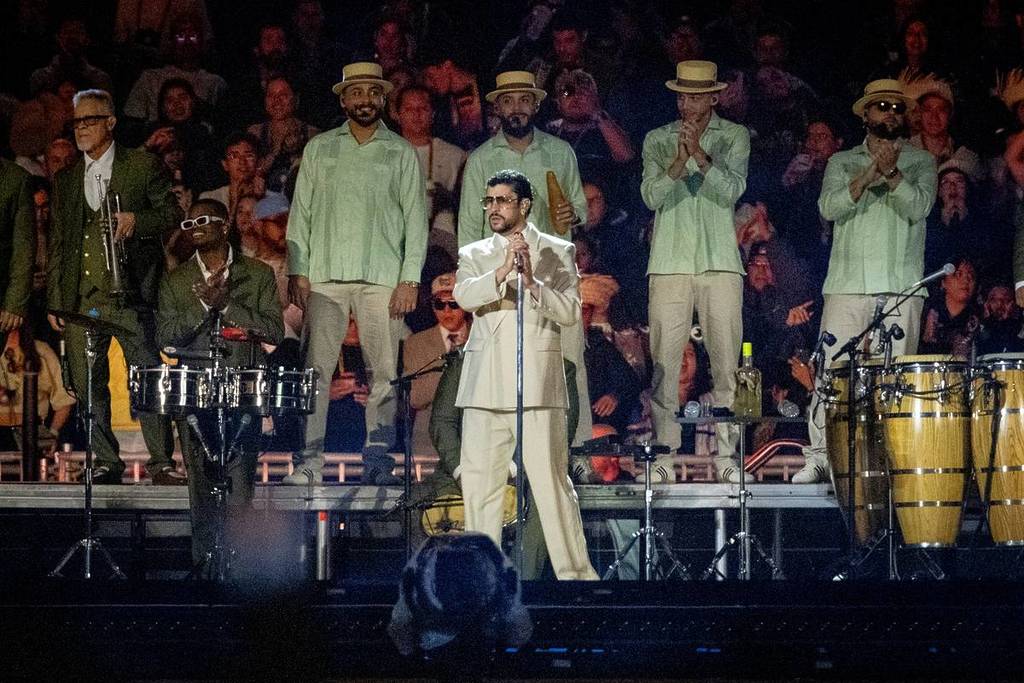 Bad Bunny a atuar ao vivo na sua digressão mundial de 2026
