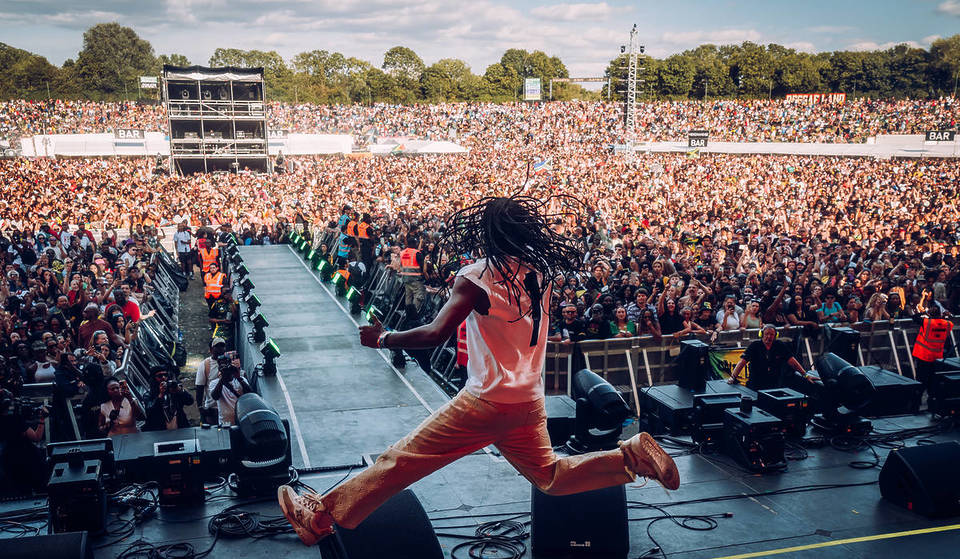 Exklusive Tickets für Reggae Land: Seht Burna Boy diesen Sommer im Milton Keynes National Bowl für nur 35 £