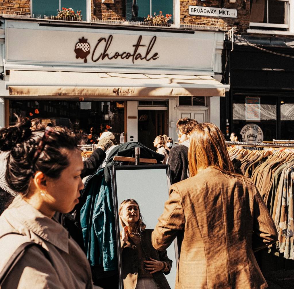 Broadway Market  week-end Greater Anglia 