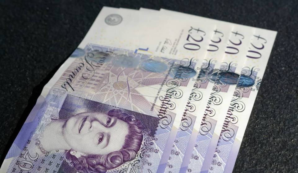 HMRC bestätigt 22 % Steuerbelastung auf Bargeld in Aktien-ISAs – was ändert sich und wie wirkt sich das auf Sparer aus?