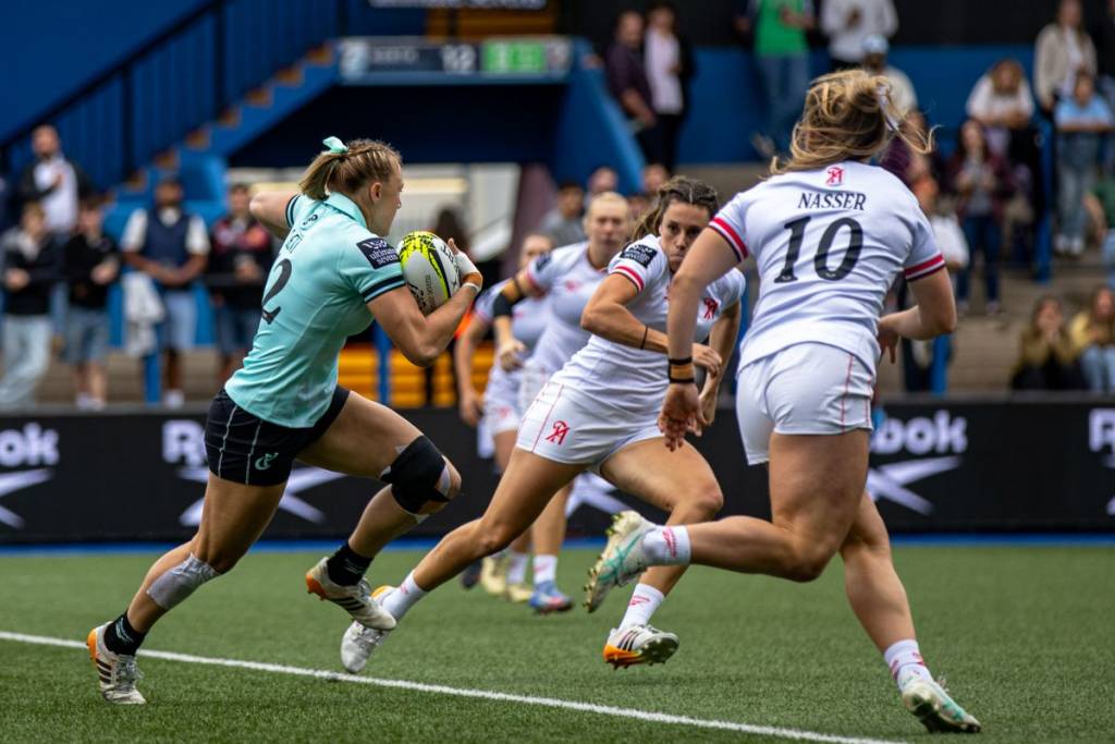 rugby 7s players in the game field