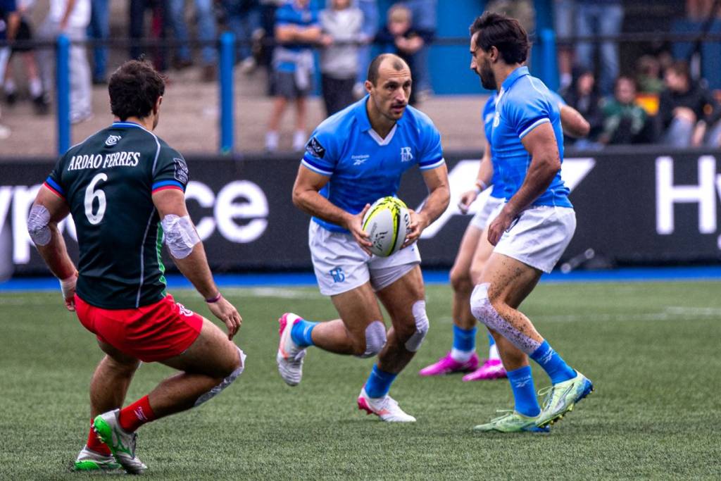 rugby 7s platers in the field