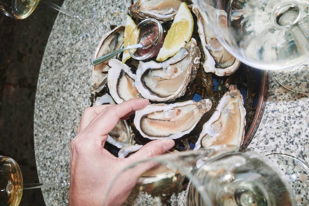 oysters, bubbles and live dj